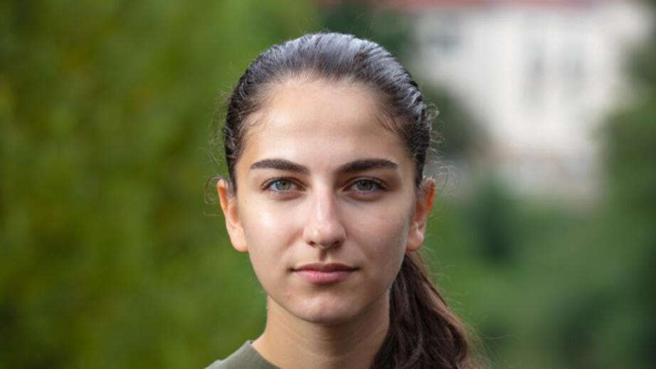 Romina Pourmokhtari Föräldrar